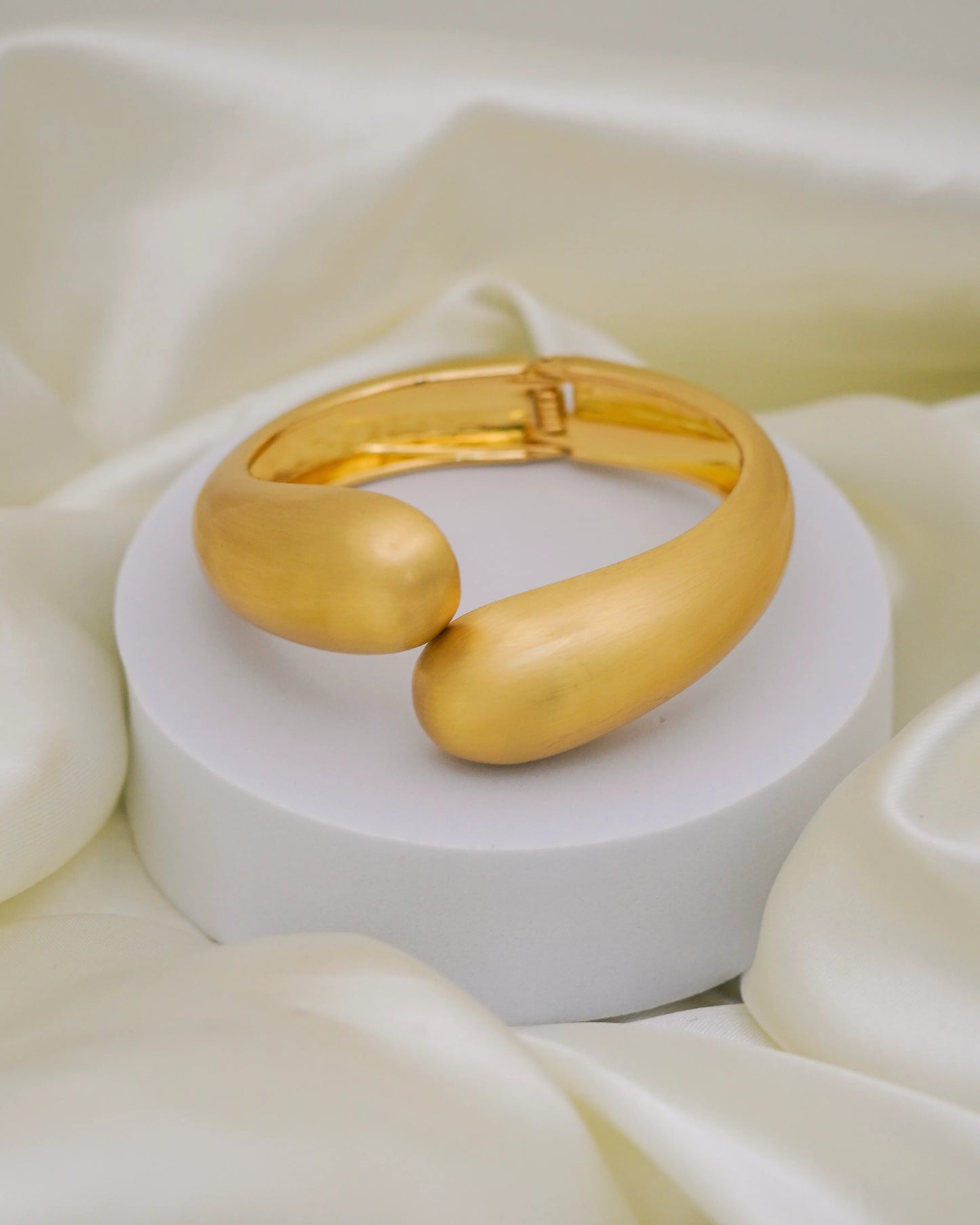 Sculptura Cuff – 18K Gold Plated