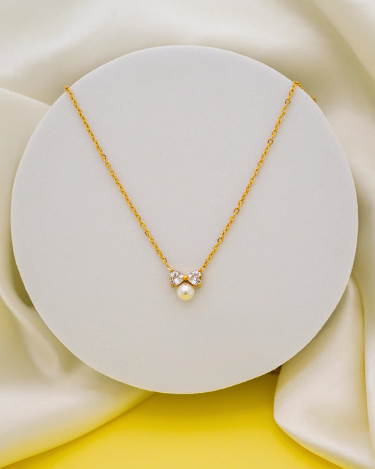 Luna Bow Necklace – 18K Gold Plated