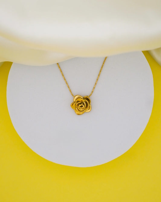 Rosette Bloom Necklace – 18K Gold Plated