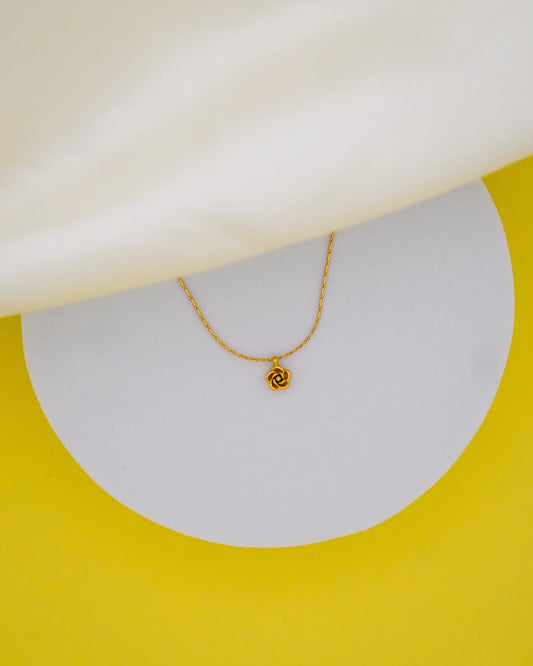 Golden Bloom Necklace – 18K Gold Plated