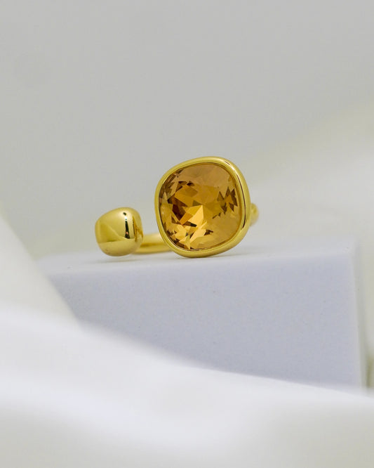 Golden Radiance Adjustable Ring – 18K Gold Plated