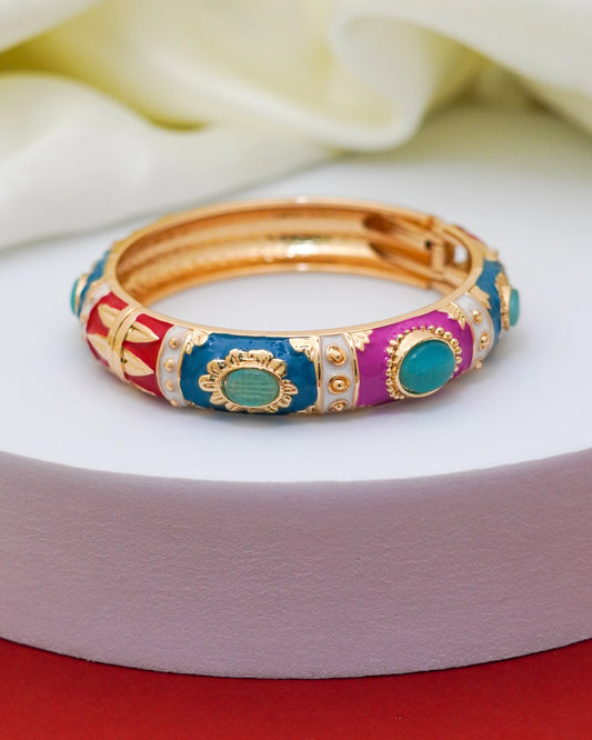 Regal Aura Bracelet – 18K Gold Plated