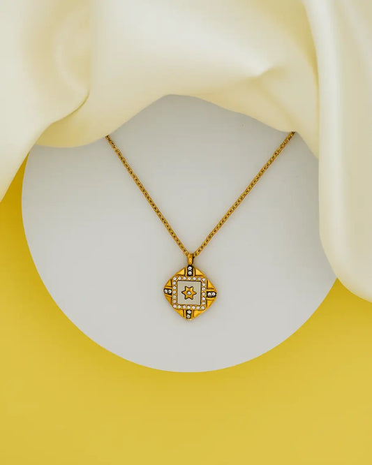 Stellar Charm – 18K Gold Plated