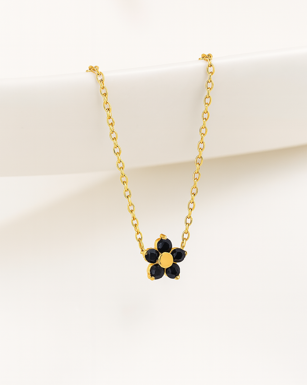 Noir Bloom Necklace – 18K Gold Plated