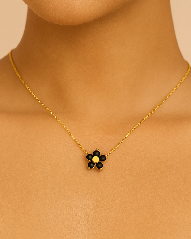 Noir Bloom Necklace – 18K Gold Plated