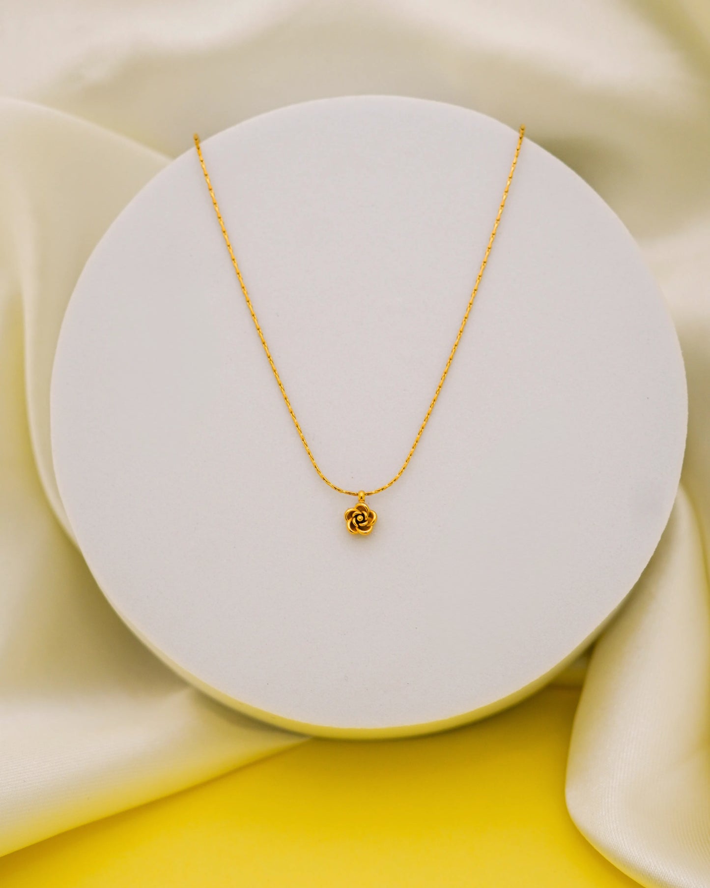 Golden Bloom Necklace – 18K Gold Plated