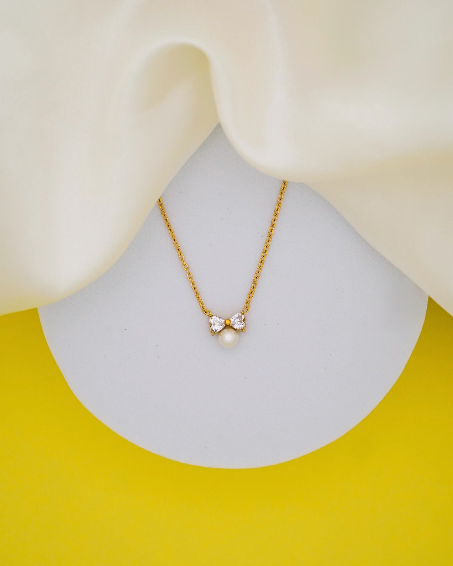 Luna Bow Necklace – 18K Gold Plated