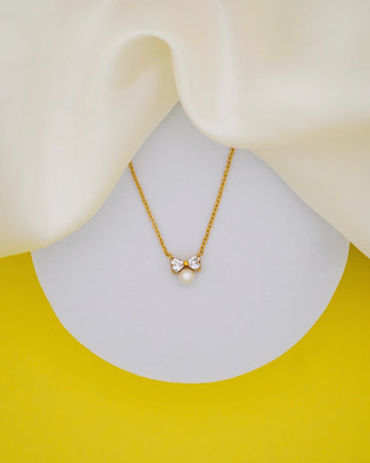 Luna Bow Necklace – 18K Gold Plated
