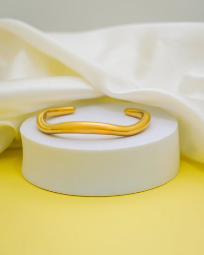 Liquid Flow Bracelet – 18K Gold Plated