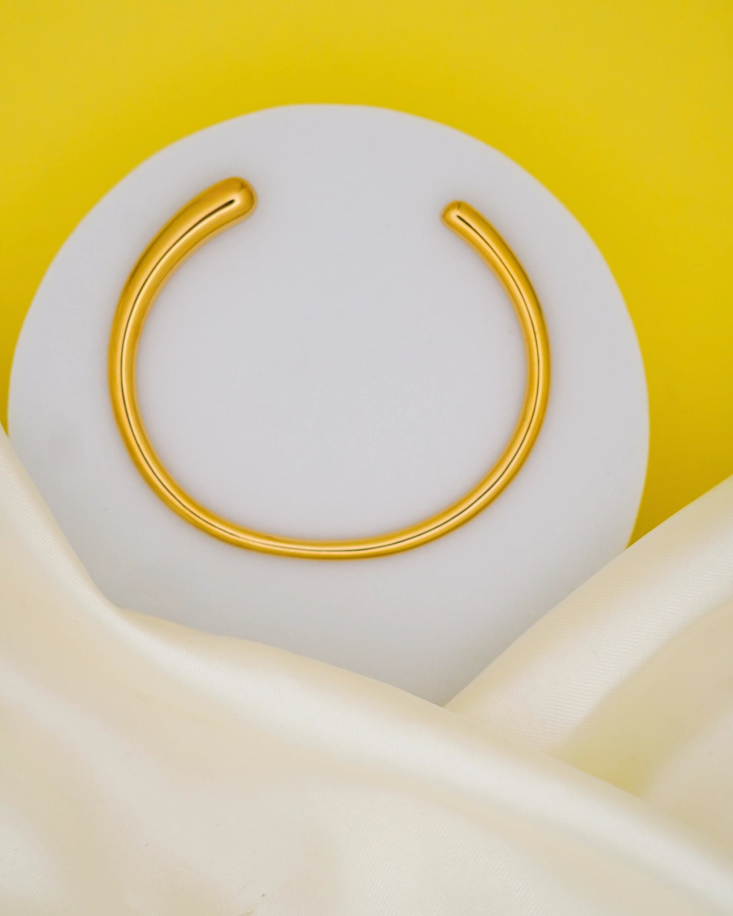 Sole Glow Cuff – 18K Gold Plated