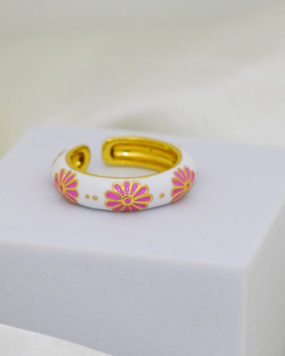 Daisy Bloom Enamel Adjustable Ring – 18K Gold Plated