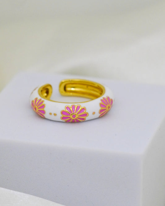 Daisy Bloom Enamel Adjustable Ring – 18K Gold Plated