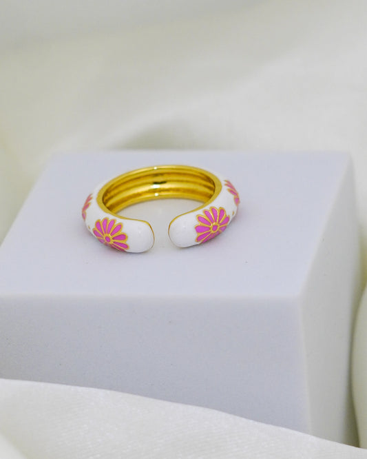 Daisy Bloom Enamel Adjustable Ring – 18K Gold Plated