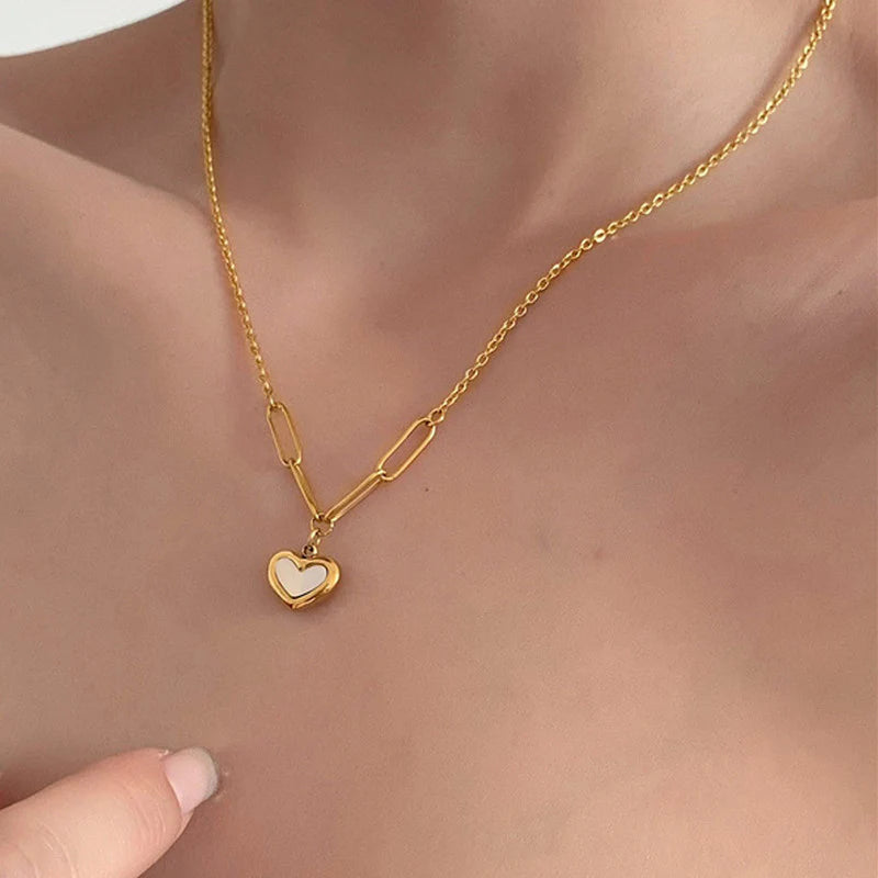 Linked Heart Pendant Necklace – 18K Gold Plated