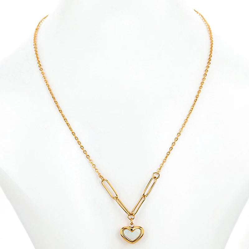 Linked Heart Pendant Necklace – 18K Gold Plated