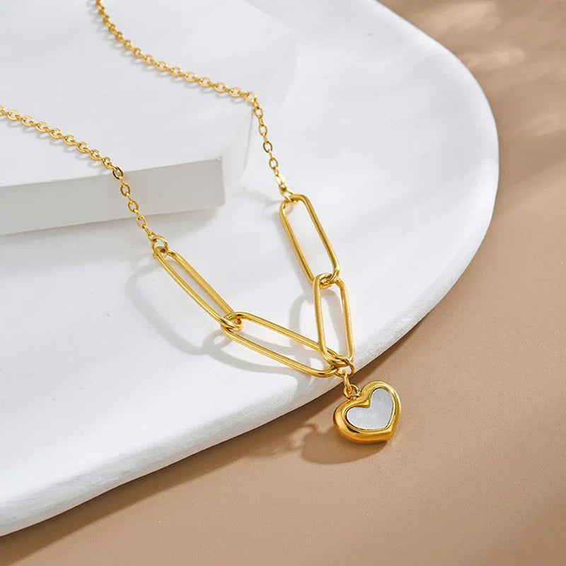 Linked Heart Pendant Necklace – 18K Gold Plated