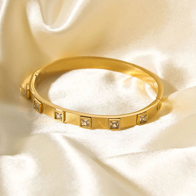 Classic Stone Bracelet – 18K Gold Plated