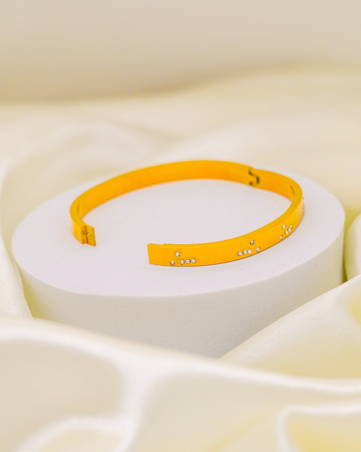 Dewdrop Leaf Bracelet - 18K Gold Plated